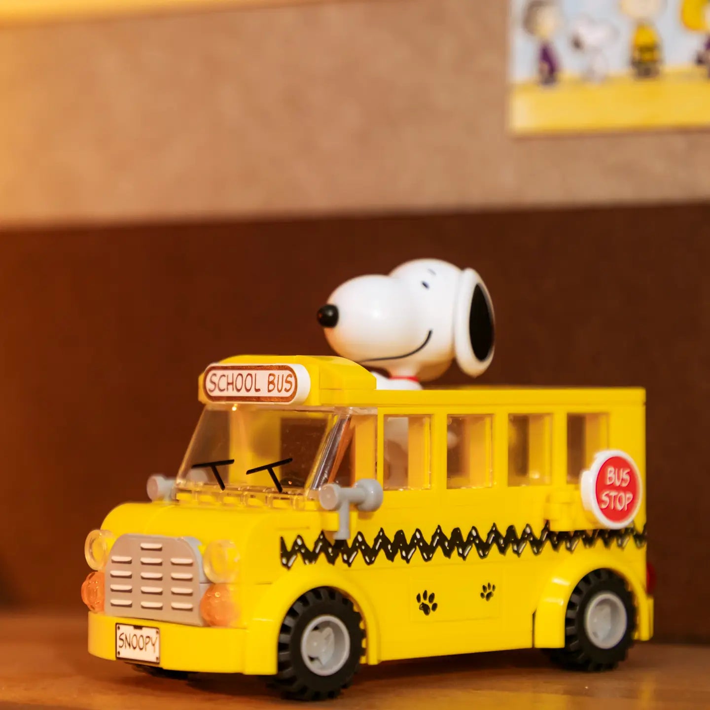 Peanuts Snoopy School Bus
