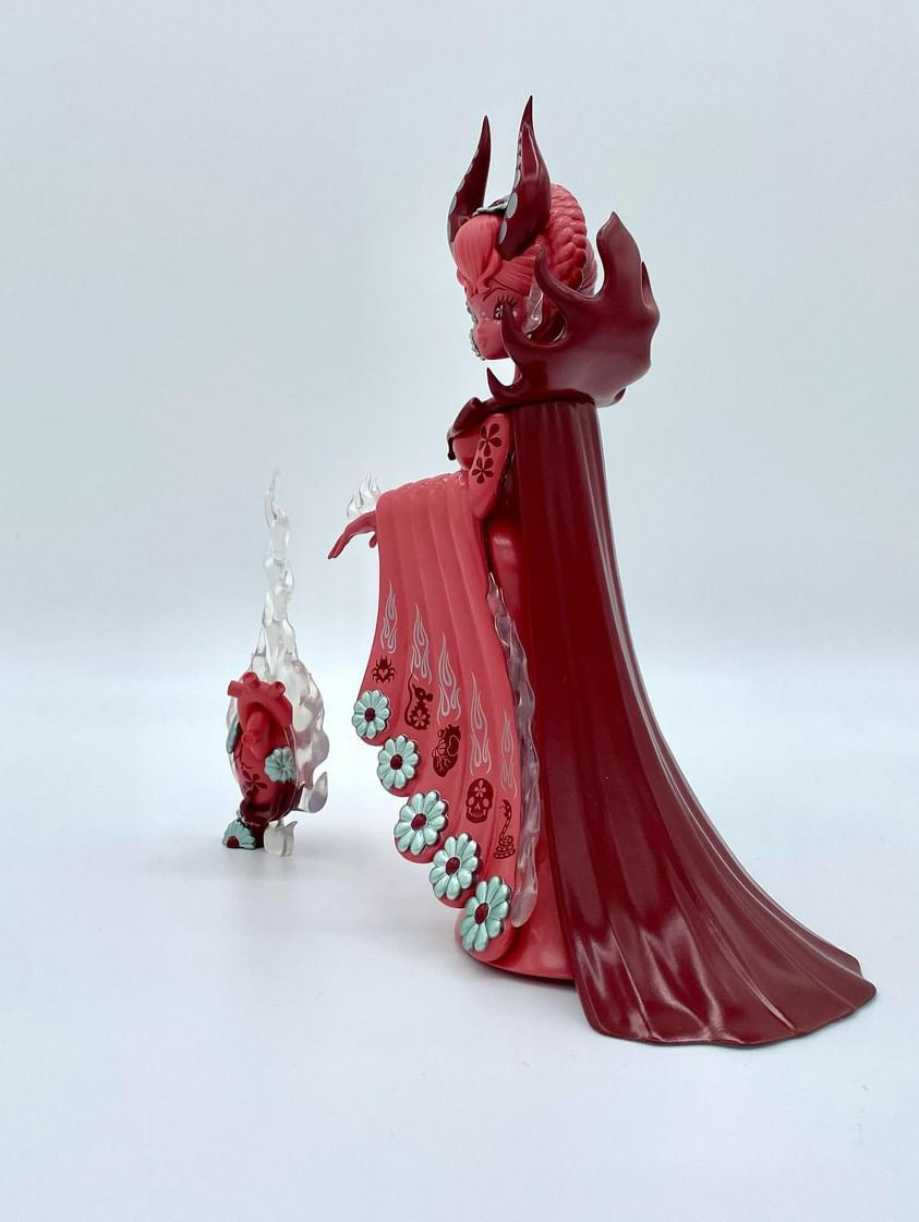 WITCH QUEEN 8 IN VINYL ART FIGURE BY JUNKO MIZUNO- BLOOD RED EDITION (LIMITED TO 300 PCS)