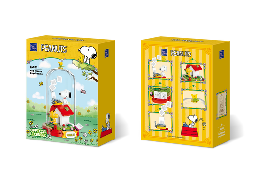 Peanuts Snoopy Red House Daydreams